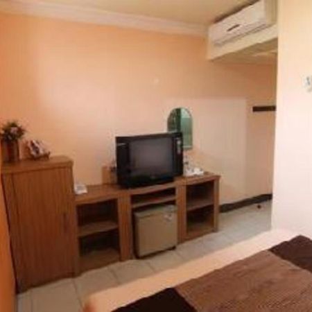 Patria Palace Hotel Blitar Ngoại thất bức ảnh