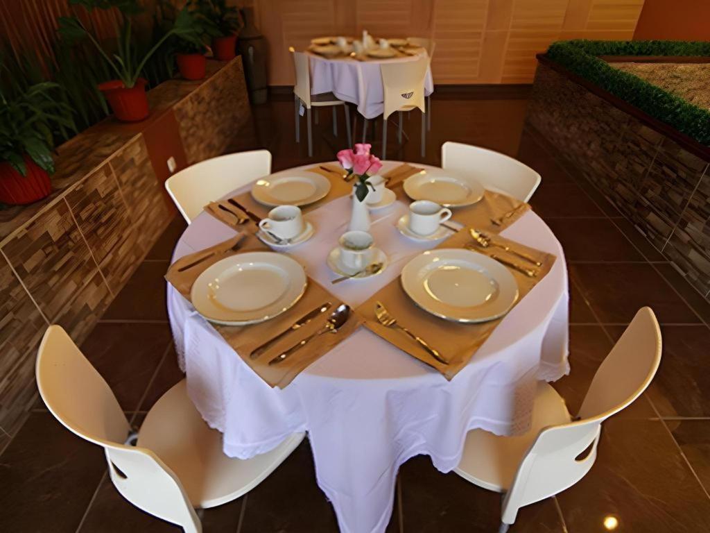 Patria Palace Hotel Blitar Ngoại thất bức ảnh