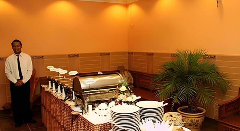 Patria Palace Hotel Blitar Ngoại thất bức ảnh