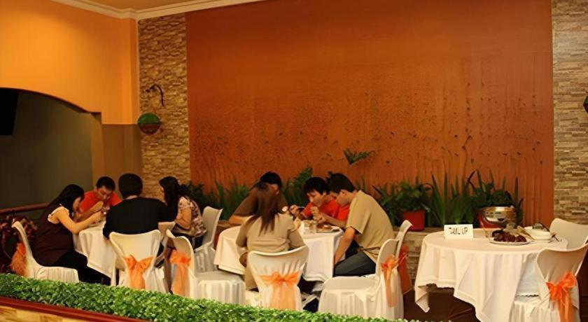 Patria Palace Hotel Blitar Ngoại thất bức ảnh