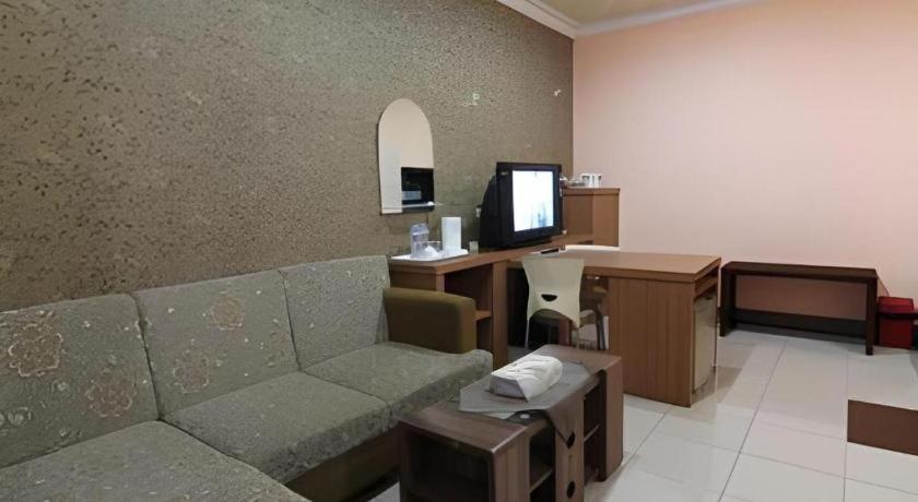 Patria Palace Hotel Blitar Ngoại thất bức ảnh