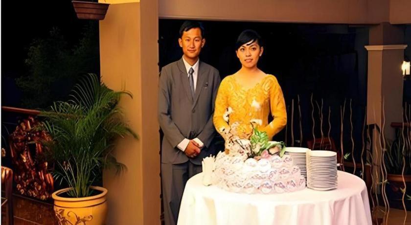 Patria Palace Hotel Blitar Ngoại thất bức ảnh