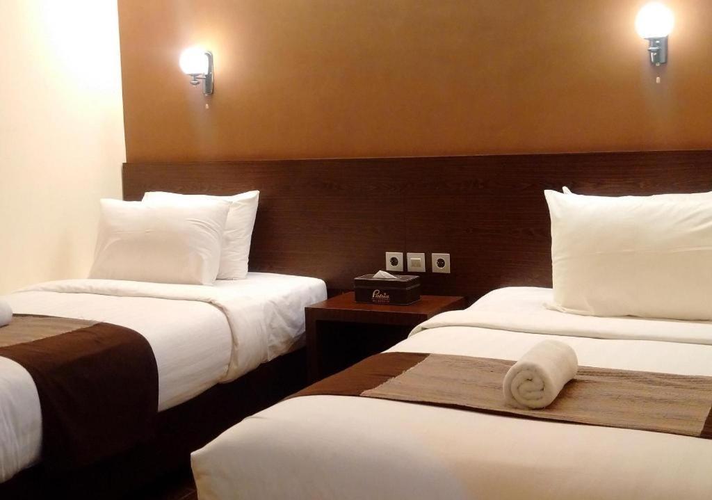 Patria Palace Hotel Blitar Ngoại thất bức ảnh