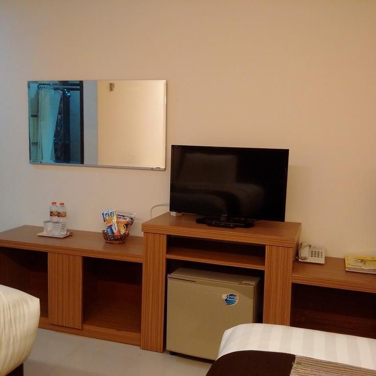 Patria Palace Hotel Blitar Ngoại thất bức ảnh